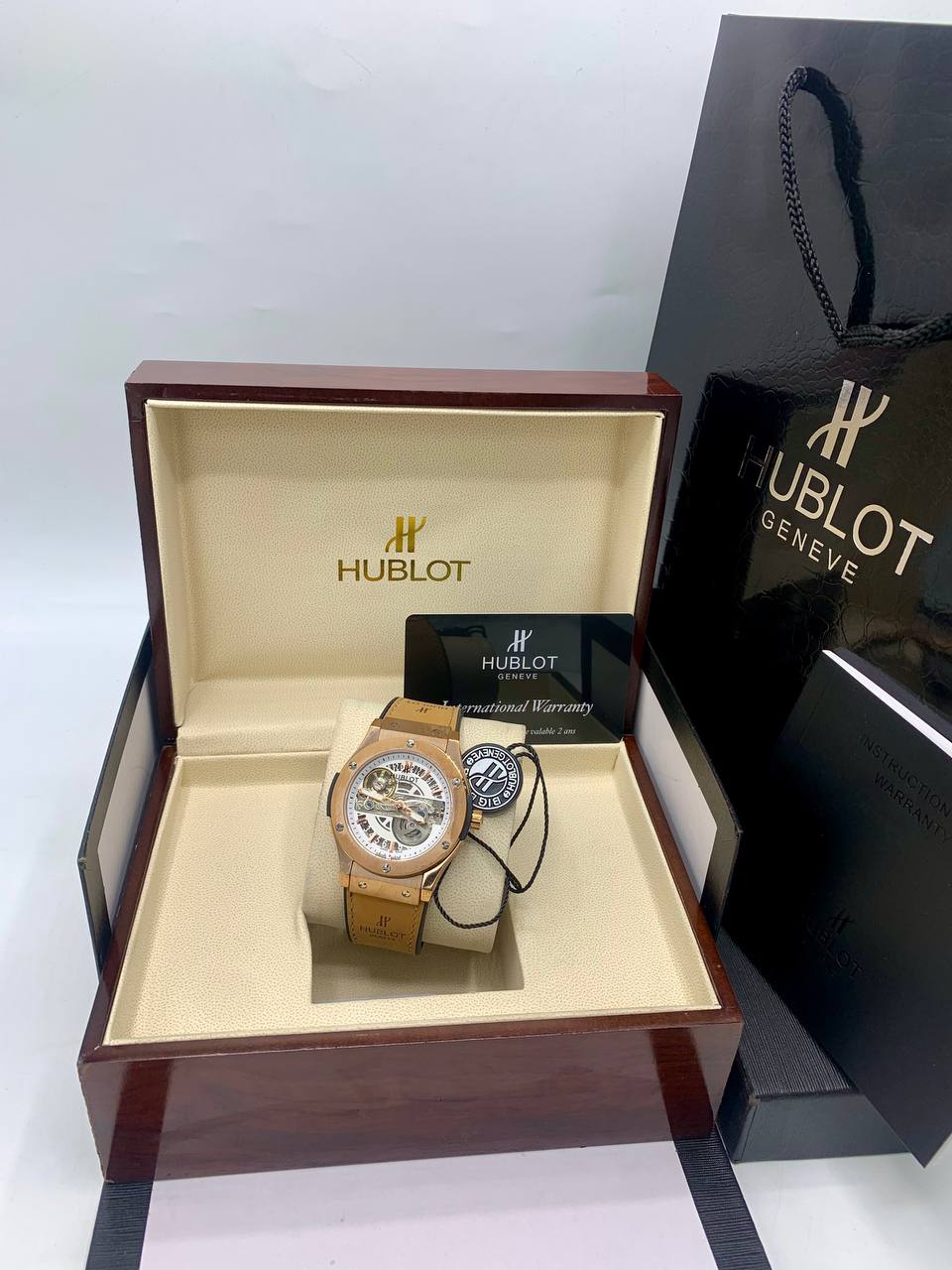 High Quality Luxury Hublot Watch | Premium Style - Image 3