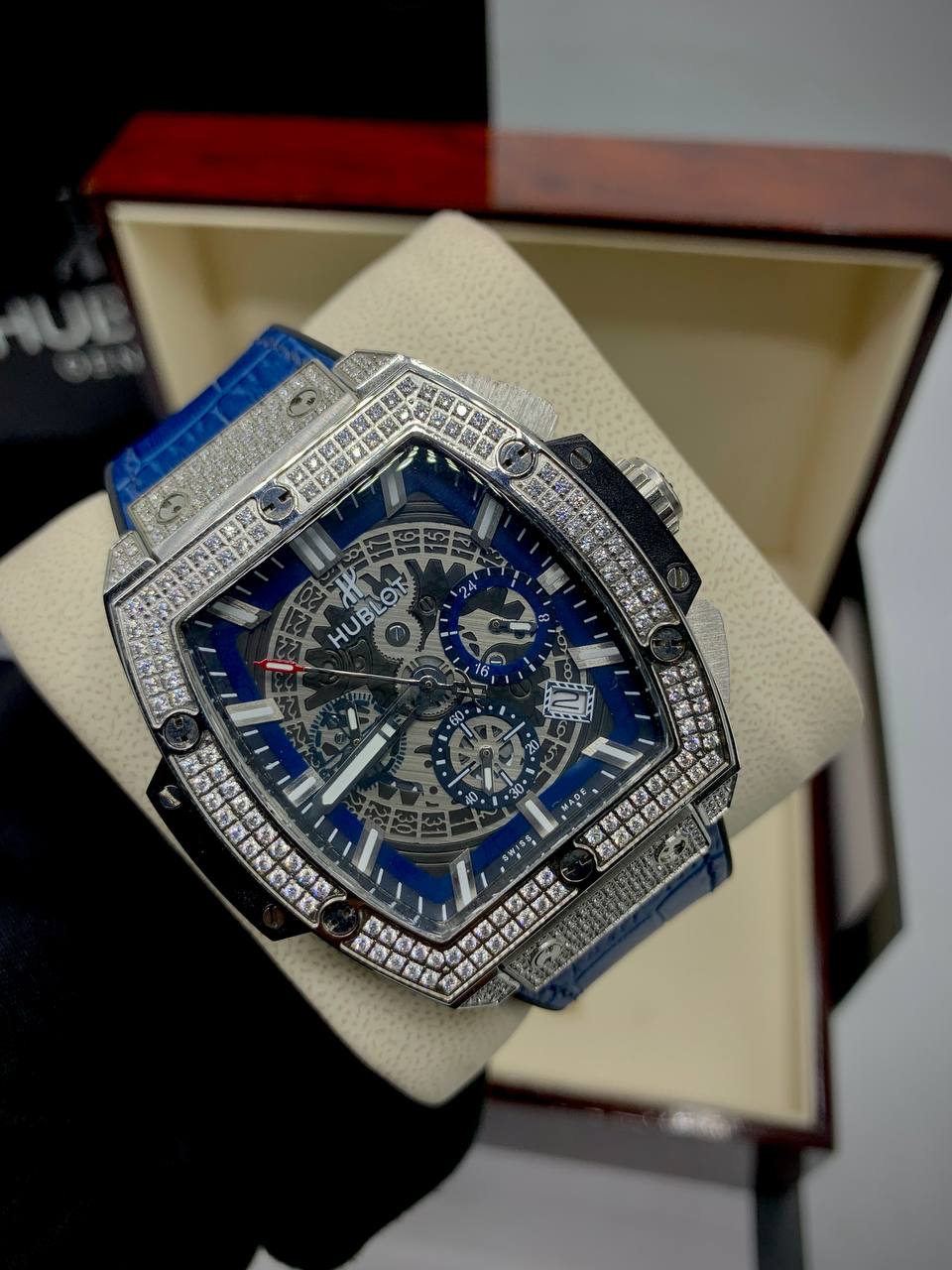 High Quality Luxury Hublot Watch | Premium Style - Image 3