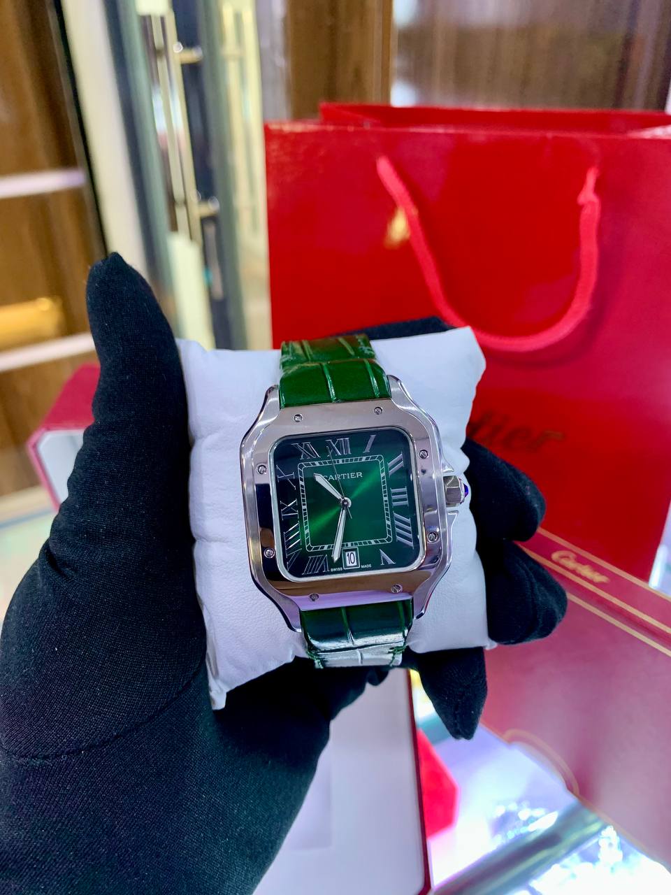 High Quality Luxury Cartier Watch for Men and Women - Image 2
